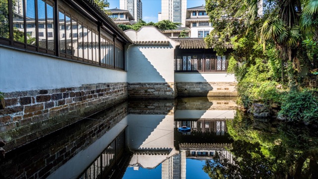 「钟楼」近园 光影