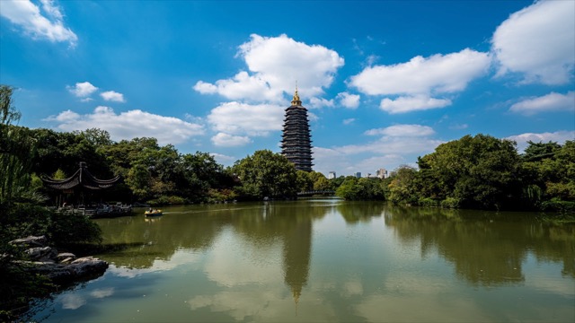 红梅公园天宁宝塔 蓝天白云