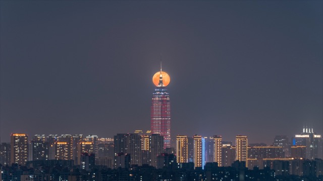 传媒中心 月升