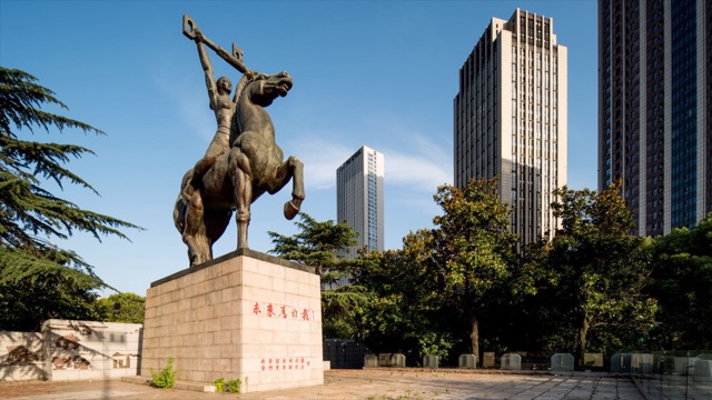 「钟楼」江南商场青年广场