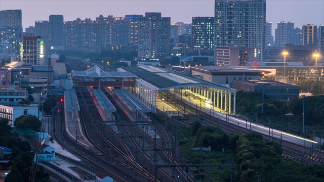 铁路运输 日转夜