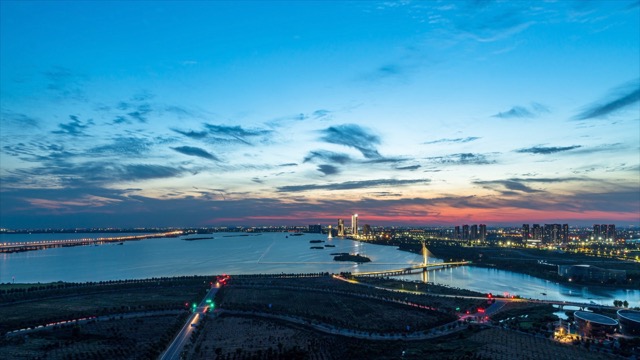 西太湖晚霞 日转夜