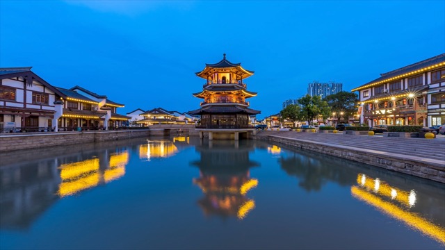 春秋淹城傍晚亮灯