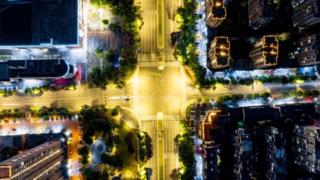 经开区十字路口车流