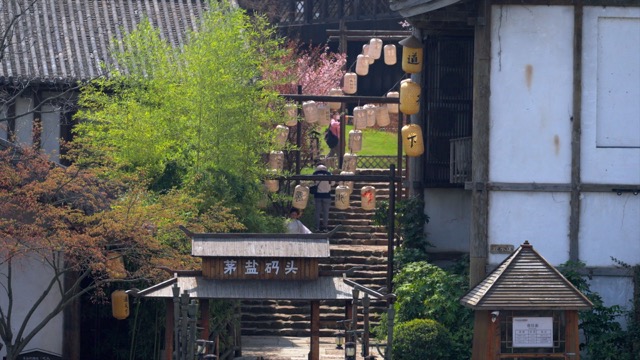 东方盐湖城春景