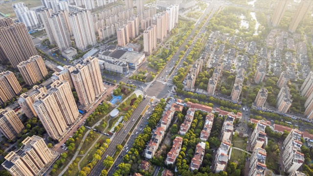 经开区东方大道 日落时分晚高峰车流