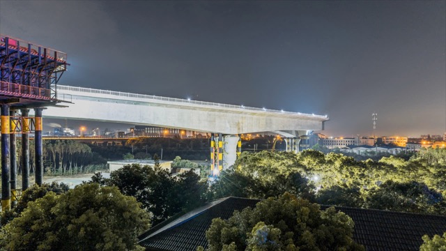 江苏南沿江城际铁路架梁转体合拢延时