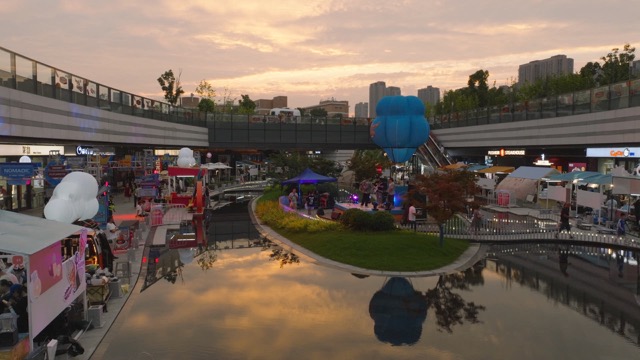 「新北」文化广场夜市晚霞