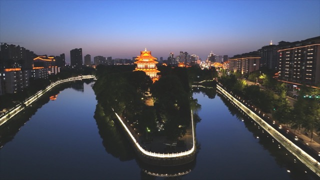 东坡公园仰苏阁 特写运河
