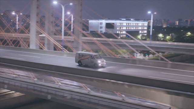 「钟楼」五星大桥，高架跟车