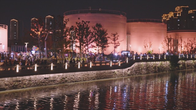 「钟楼」油罐公园夜景