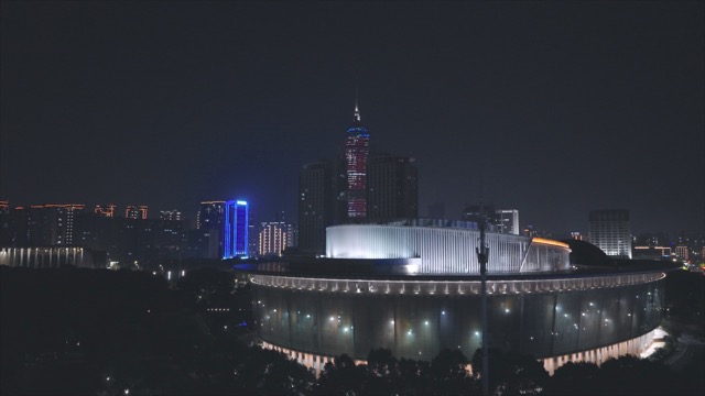「新北」市政府大楼同框传媒大厦