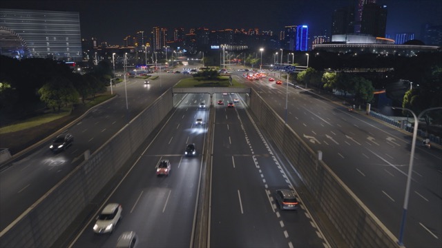 「新北」龙城大道隧道夜景