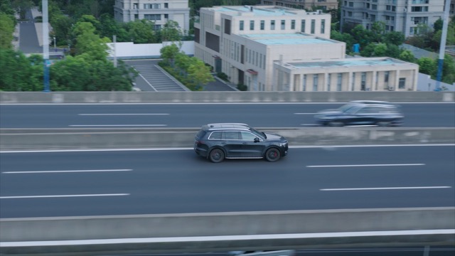 「钟楼」五星大桥，理想汽车