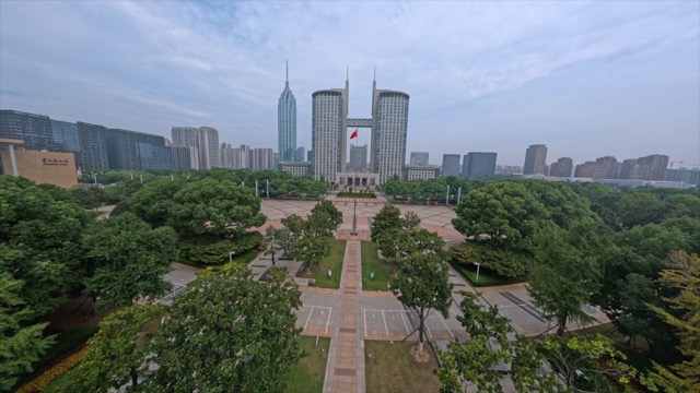 「新北」市政府穿越飞行