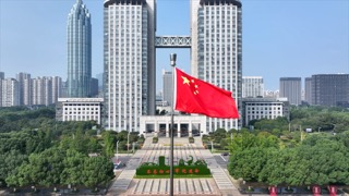 「新北」市政府广场 国旗飘扬