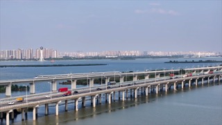 南沿江高铁滆湖穿行 航拍