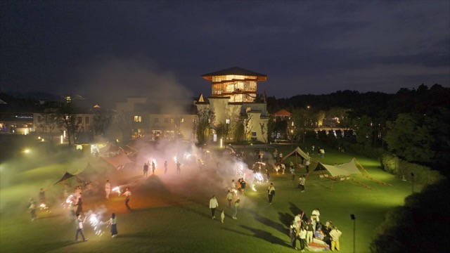「溧阳」方所文化村露营夜景
