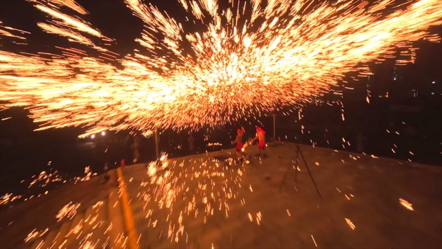 「武进」淹城打铁花