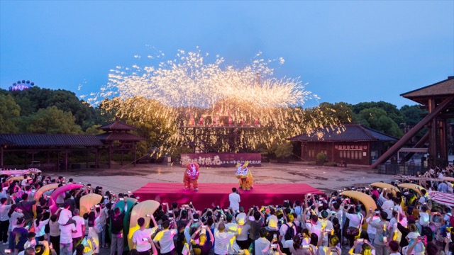 「武进」淹城打铁花
