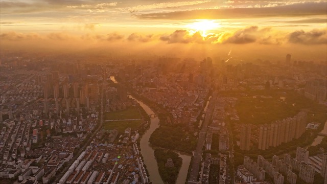 「天宁」梅雨季高空云海