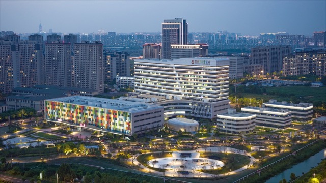 「天宁」儿童医院夜景