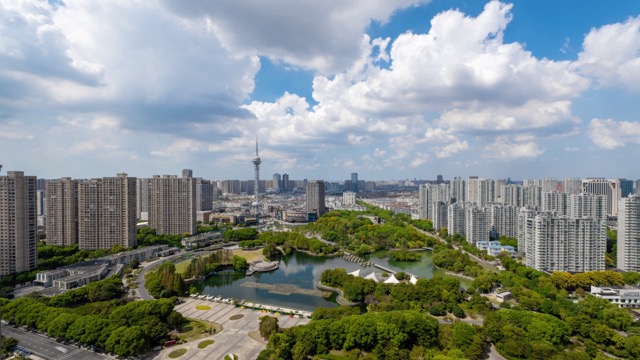 「武进」新天地公园蓝天白云