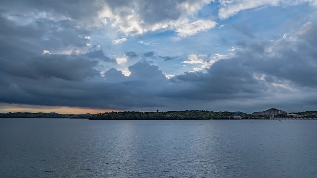 「溧阳」暴雨即将来临的天目湖上空