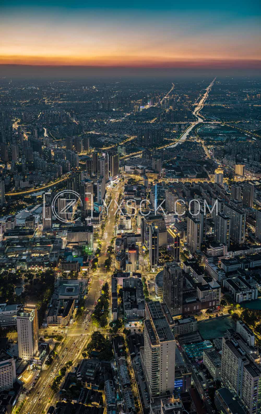 「钟楼」延陵东路钟楼夜景
