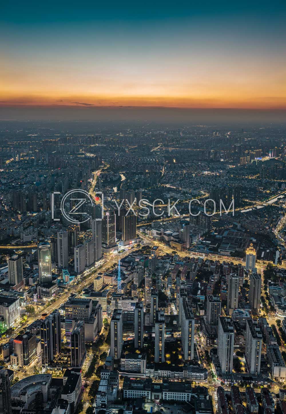 「钟楼」钟楼城区夜景