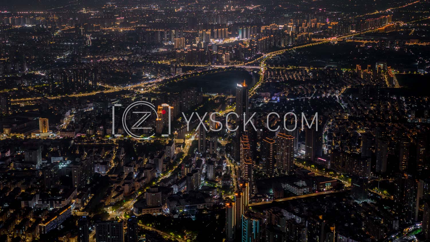「钟楼」钟楼高空夜景