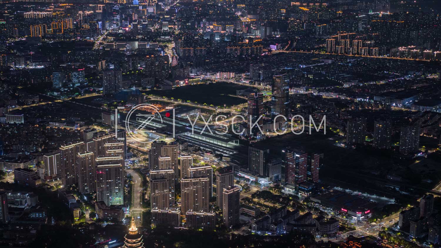 「天宁」城市中的火车站