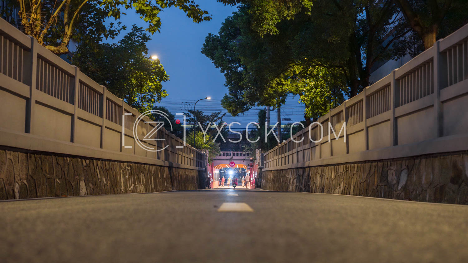 「经开」戚墅堰地道蓝调夜景