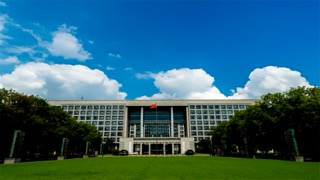 「经开」经开区管委会蓝天白云