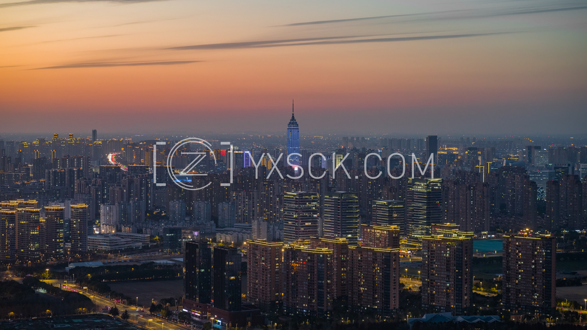「天宁」夜景高楼群