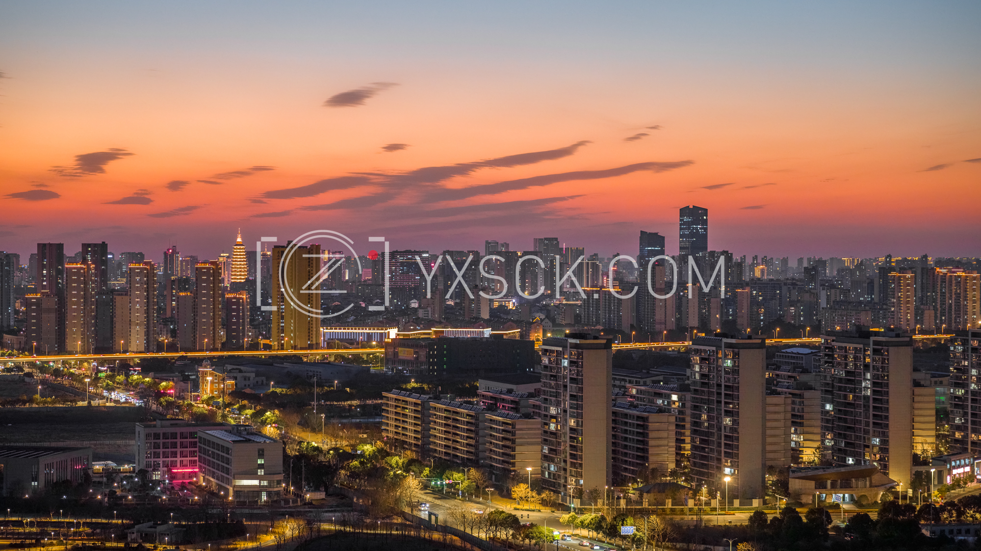 「天宁」城区夜景