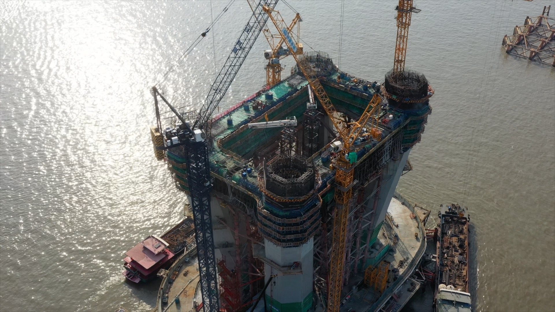 「新北」常泰大桥建设初期桥墩光影